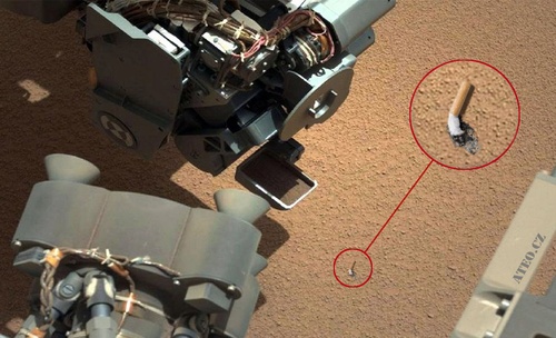 Podezřelý objekt na Marsu